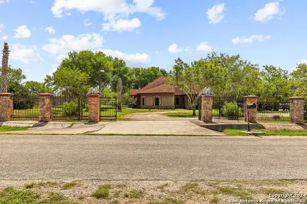424 Homecrest, La Vernia, TX 78121