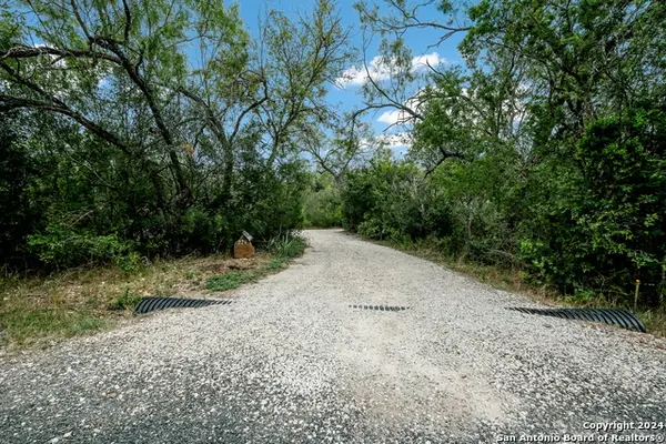 226 County Road 575, Castroville, TX 78009