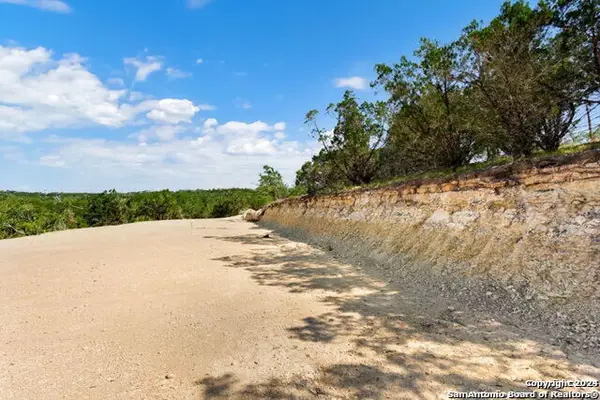 472 Stallion Estates Dr, Spring Branch, TX 78070