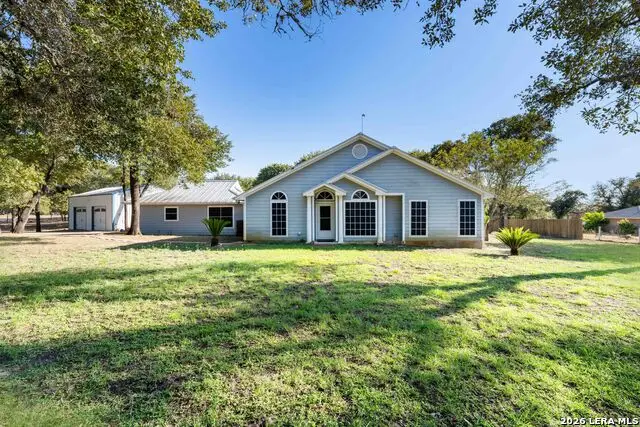 104 Scenic Oak, Floresville, TX 78114 - #1