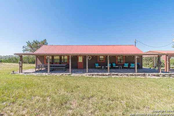 117 Hawk Rd, Fredericksburg, TX 78624
