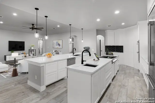 1522 Shady Holw, New Braunfels, TX 78132 - #2