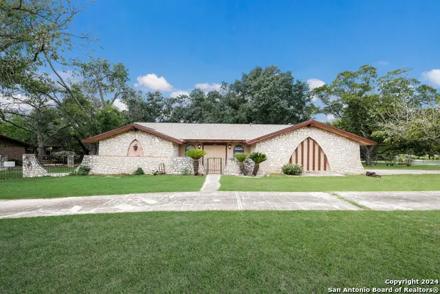 1407 Hospital Blvd, Floresville, TX 78114 - #1