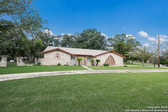 1407 Hospital Blvd, Floresville, TX 78114 - #3
