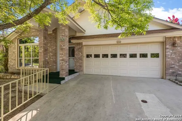 434 Vicksburg Ave, Kerrville, TX 78028