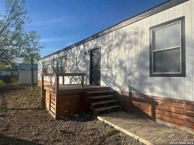 1102 Magnolia St, Jourdanton, TX 78026 - #1