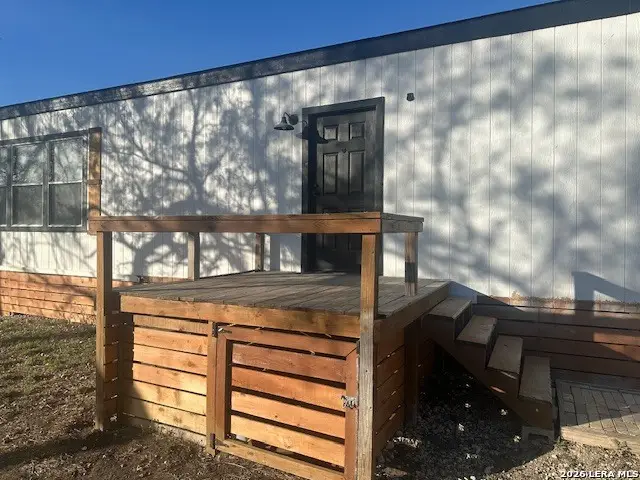 1102 Magnolia St, Jourdanton, TX 78026 - #2