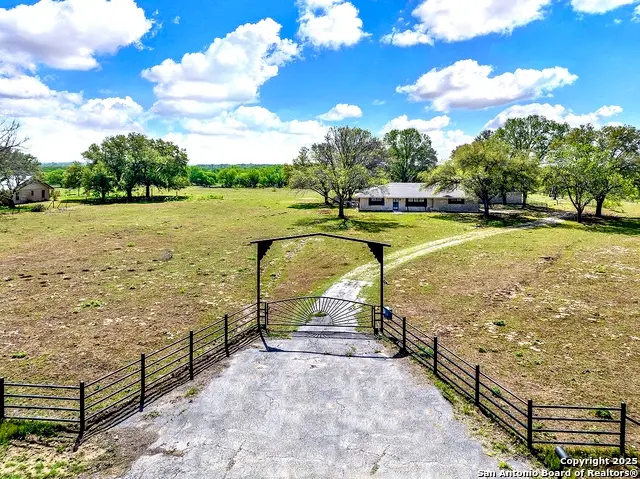 1212 County Road 337, La Vernia, TX 78121 - #2