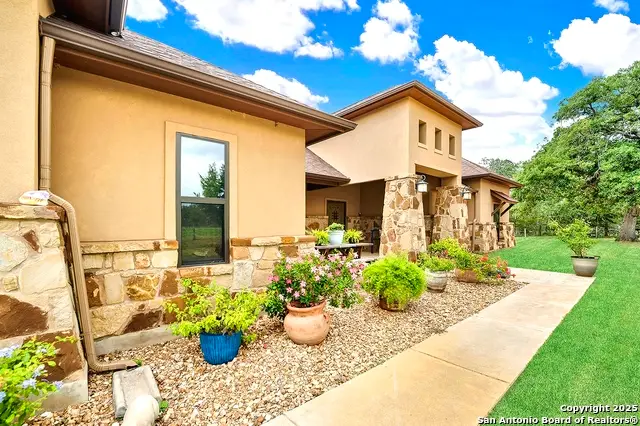 1494 County Road 433, Stockdale, TX 78160 - Image #3