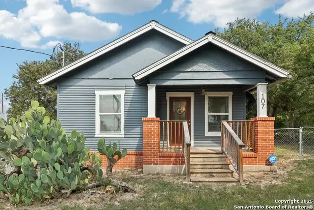 107 W Gilbert, Falls City, TX 78113 - Image #1