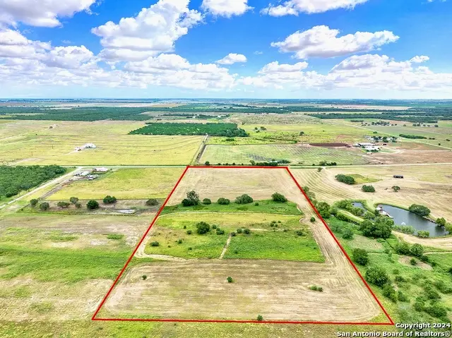 3192 Atascosa County Road 101, Floresville, TX 78114 - #2