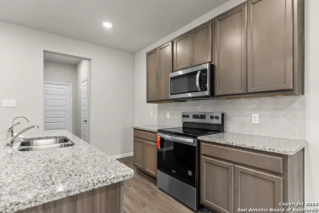 10314 Eve Gardens, San Antonio, TX 78224 - Image #2