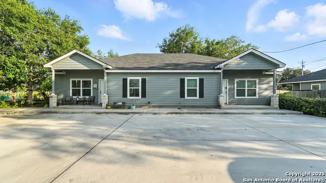 911-913 E Seideman, Seguin, TX 78155 - #2