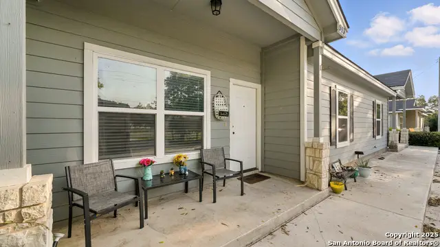 911-913 E Seideman, Seguin, TX 78155 - #3