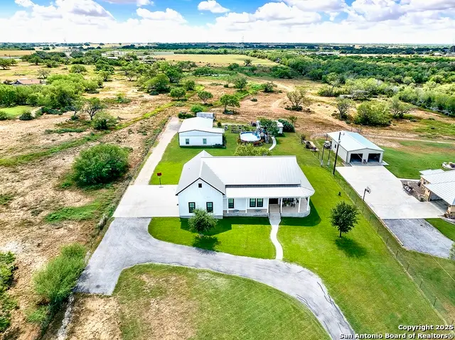 149 County Road 256, Floresville, TX 78114 - #2