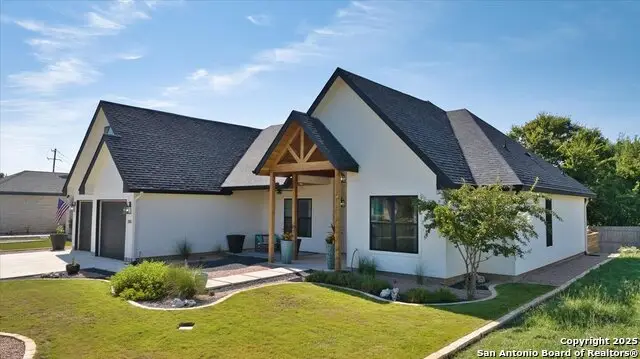 105 Parlin Ln, Fredericksburg, TX 78624 - Image #3