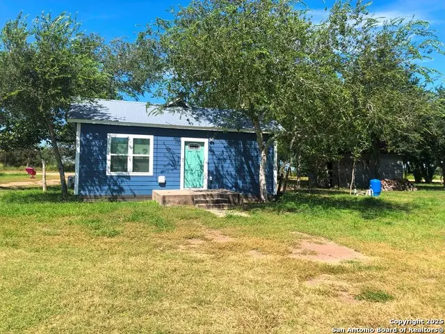 443 Bee, Normanna, TX 78142 - #2