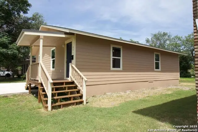 806 W Powell, Beeville, TX 78102 - #2