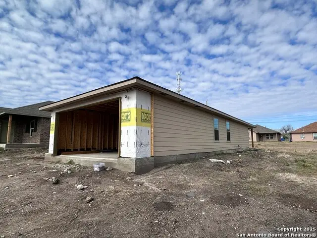 808 W Bates, Beeville, TX 78102 - #2