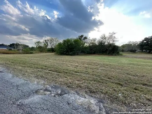 0000 W Inez, Beeville,  78102