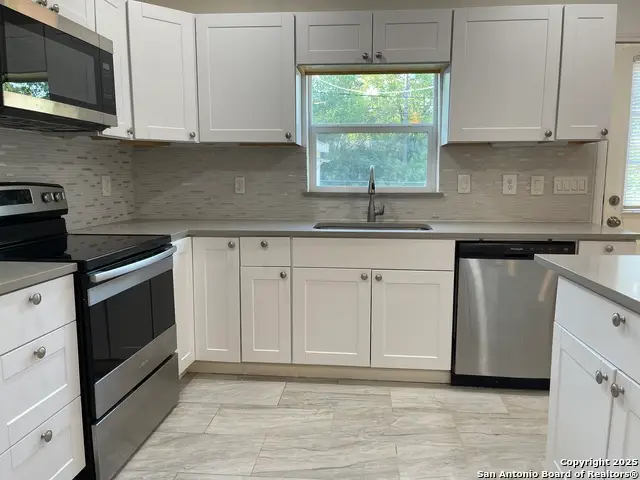 1034 W Elsmere Pl, San Antonio, TX 78201 - Image #1