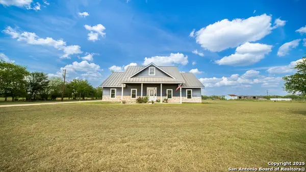 1005 E County Road 678, Natalia, TX 78059