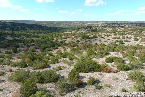 29 Oak Bend, Rocksprings, TX 78880