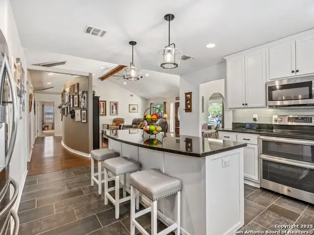 26817 Hogan Dr, San Antonio, TX 78260 - Image #2