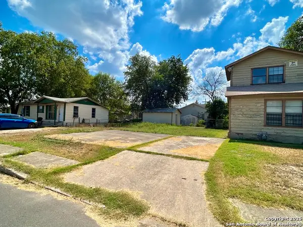 746 Lincolnshire Dr, San Antonio, TX 78220