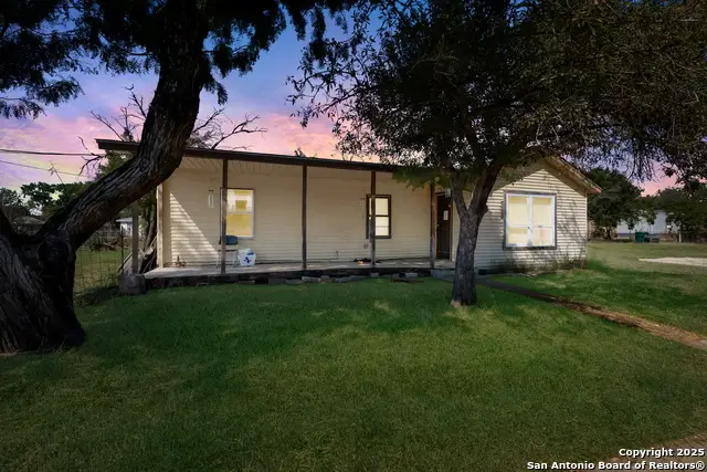 175 S 2nd St, Poteet, TX 78065 - Image #1