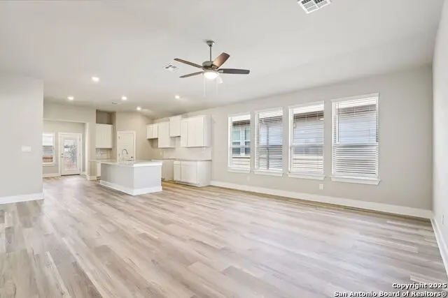 9638 Grand Via Blvd, Converse, TX 78109 - Image #3