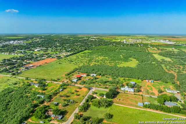 3911 County Road 1000, Pearsall, TX 78061 - Image #2