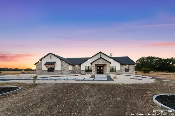344 Buckskin Trail, Bandera, TX 78003