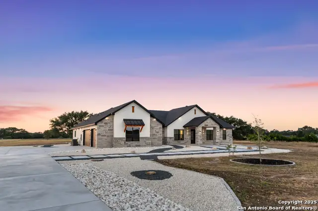 344 Buckskin Trail, Bandera, TX 78003 - Image #2