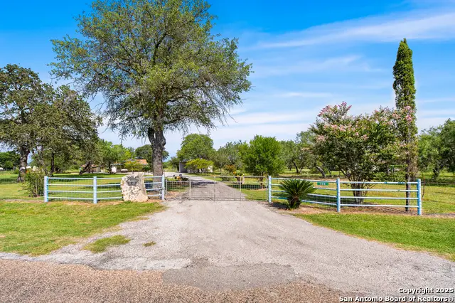 400 Blue Quail, Lytle, TX 78052 - Image #1