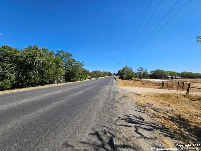 2026 3rd, Floresville, TX 78114 - #2