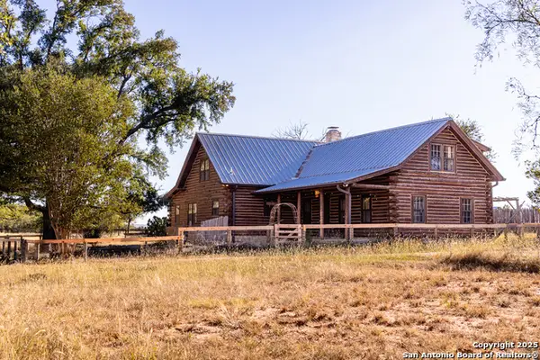 387 Schmidtzinsky, Fredericksburg, TX 78624