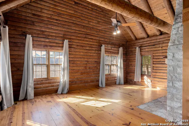 387 Schmidtzinsky, Fredericksburg, TX 78624 - Image #2