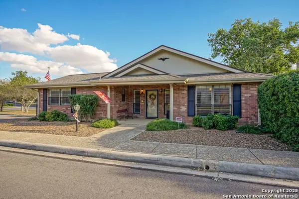 6118 Crescent Falls, Windcrest, TX 78239