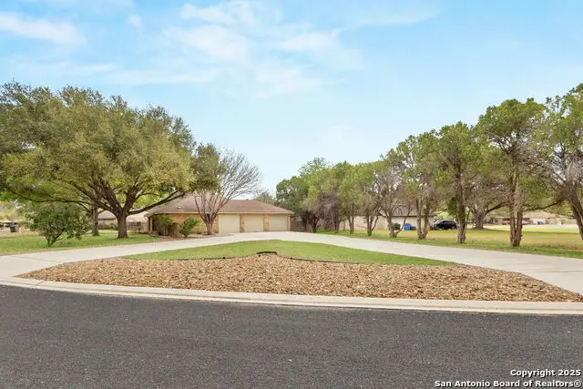 1633 Willow, Seguin, TX 78155 - Image #1