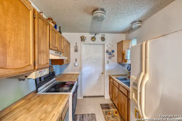 409 Moonwind Dr, Uvalde, TX 78801 - Image #2