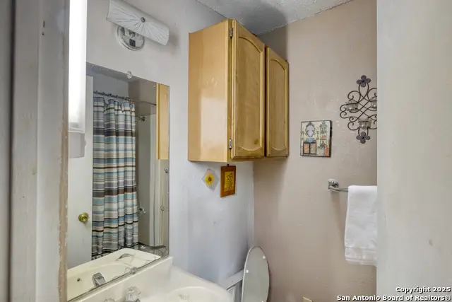 409 Moonwind Dr, Uvalde, TX 78801 - Image #3