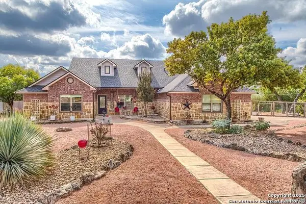 639 Settlers Lane, Bandera, TX 78003