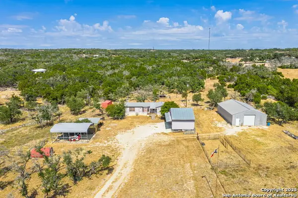 1341 Thrill Hill Rd, Mountain Home, TX 78058