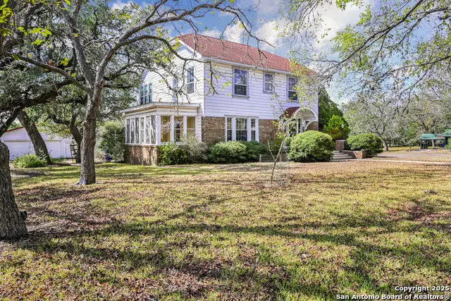 1002 E Gonzales, Yoakum, TX 77995 - Image #1