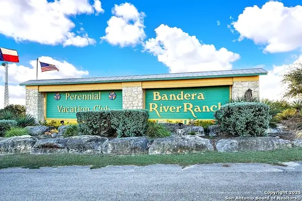 132 Indian Paint Brush, Bandera, TX 78003