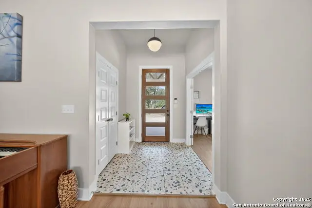 558 County Road 7713, Devine, TX 78016 - Image #3