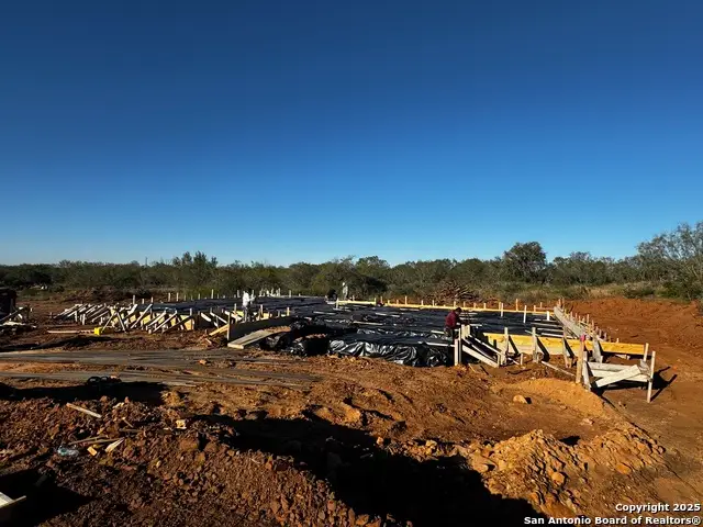 107 Cr 2638, Devine, TX 78016 - Image #3