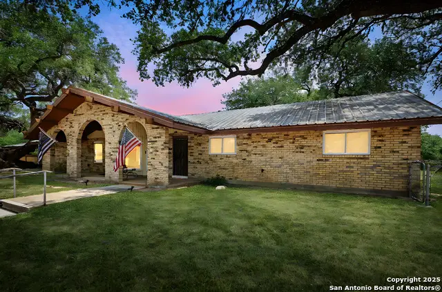 102 Southgate, Pleasanton, TX 78064 - Image #1