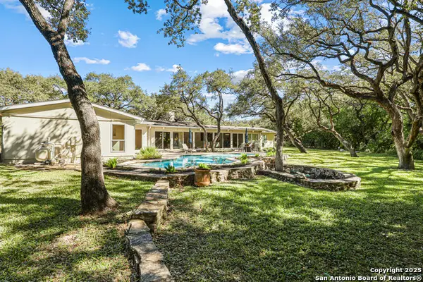 130 Wagon Trail, Shavano Park, TX 78231